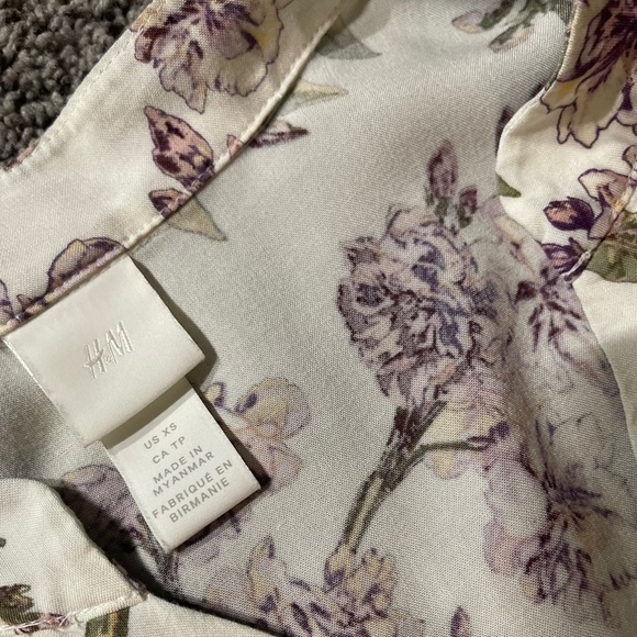 I am selling it because it is too small for me - Picture 3 of 3